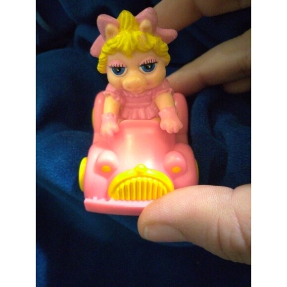 1986 Muppet Babies McDonald's Happy Meal #3 Miss Piggy with Car - Picture 2 of 5